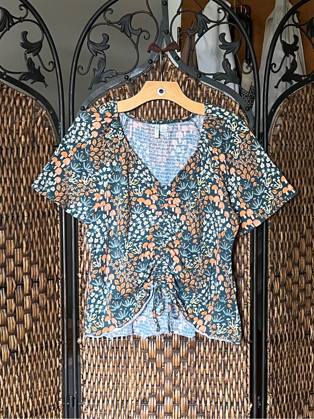 L CATO Mushroom Cotton Cinch Blouse